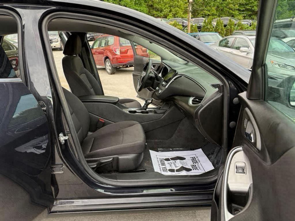 2023 Chevrolet Malibu - $18,500
