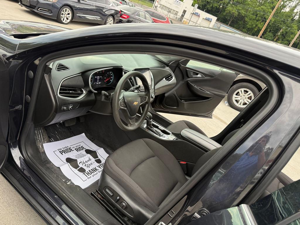 2023 Chevrolet Malibu - $18,500