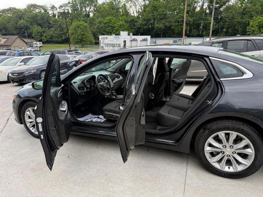 2023 Chevrolet Malibu - $18,500
