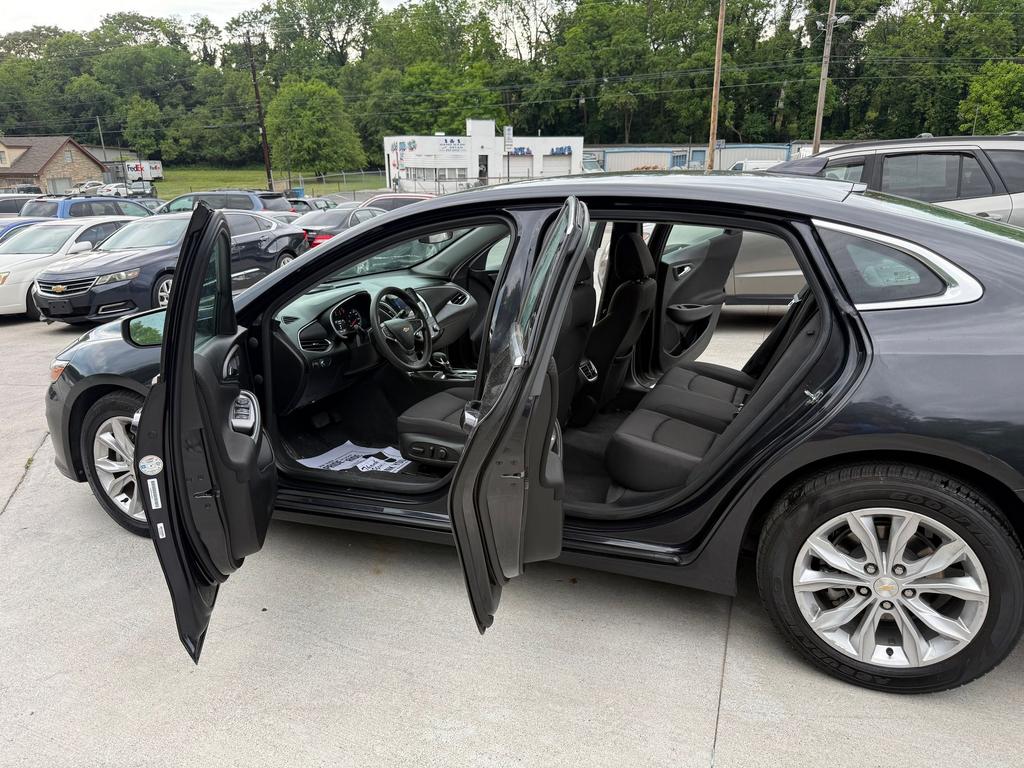 2023 Chevrolet Malibu - $18,500
