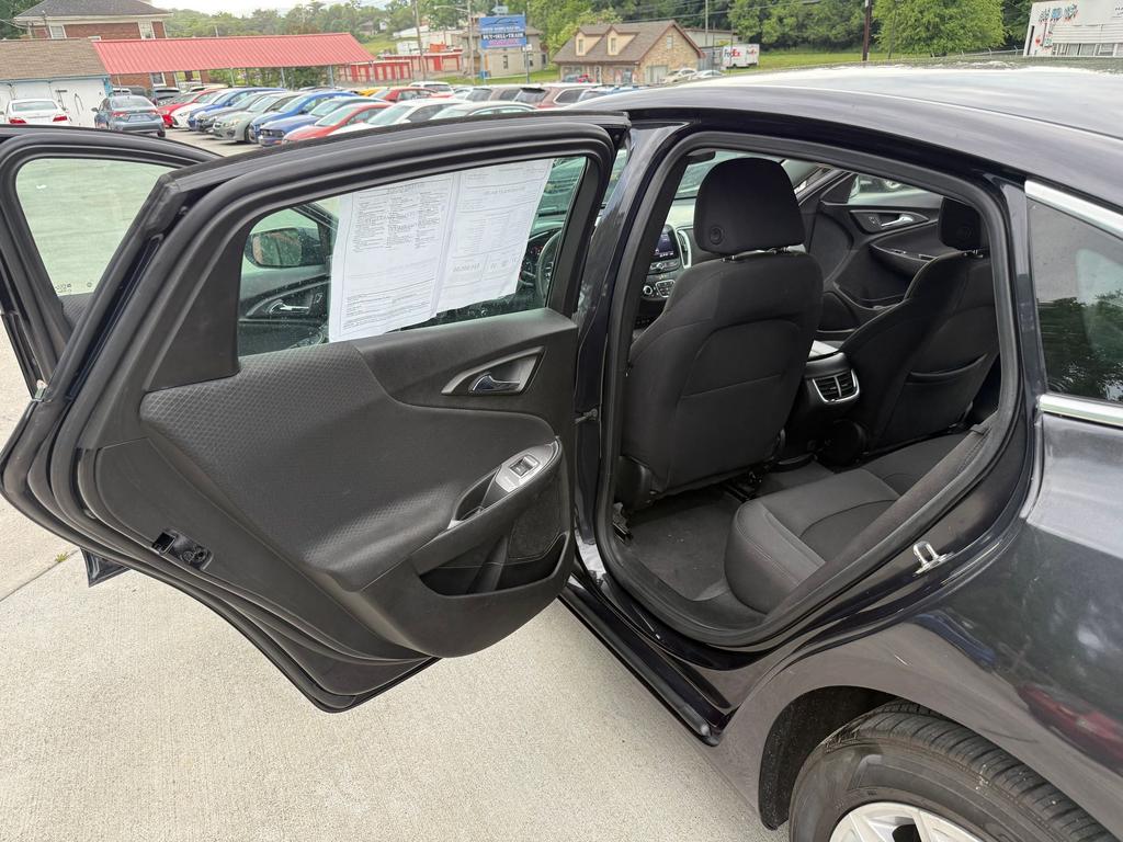 2023 Chevrolet Malibu - $18,500