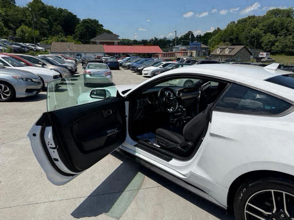 2020 Ford Mustang - $19,995