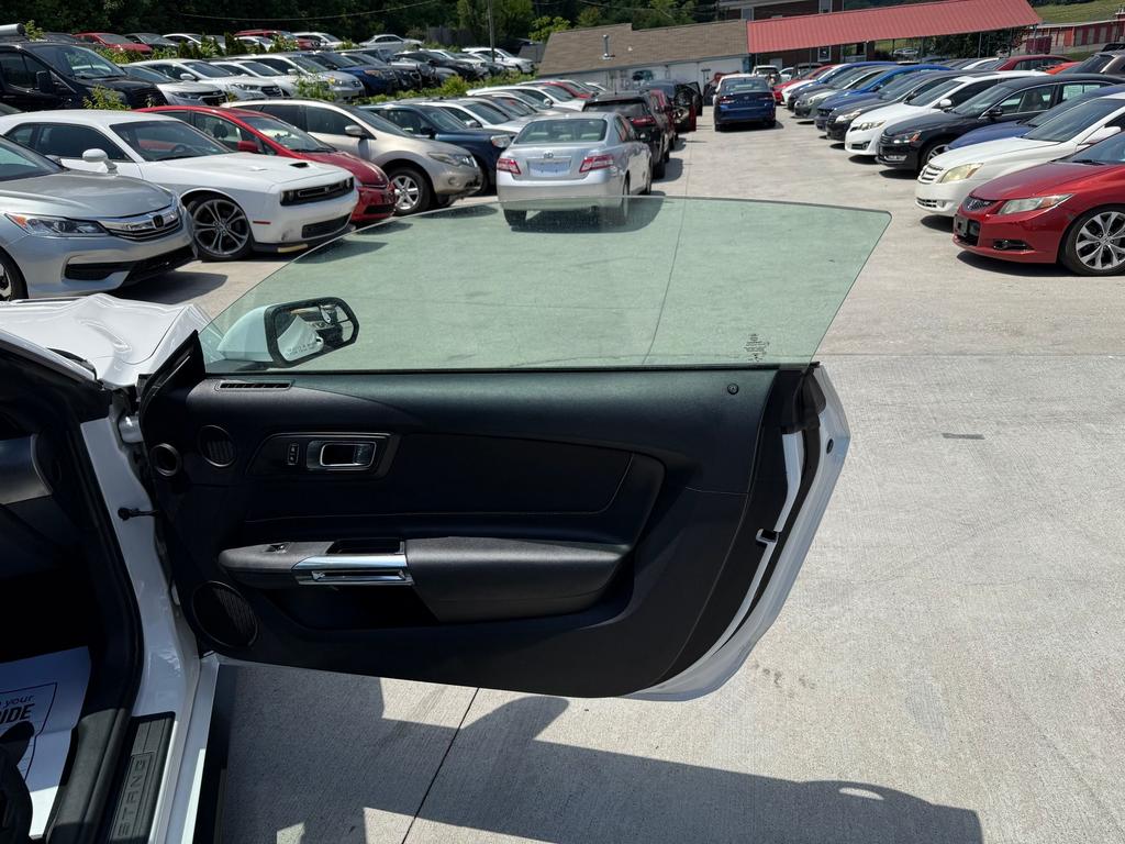2020 Ford Mustang - $19,995