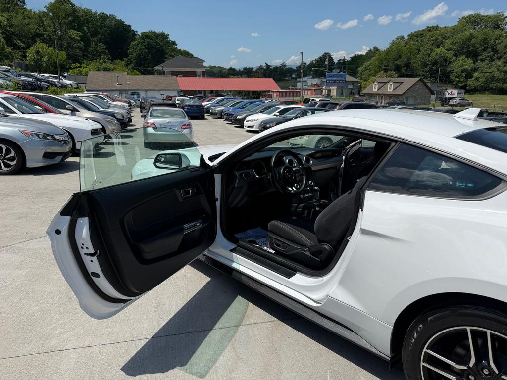 2020 Ford Mustang - $19,995