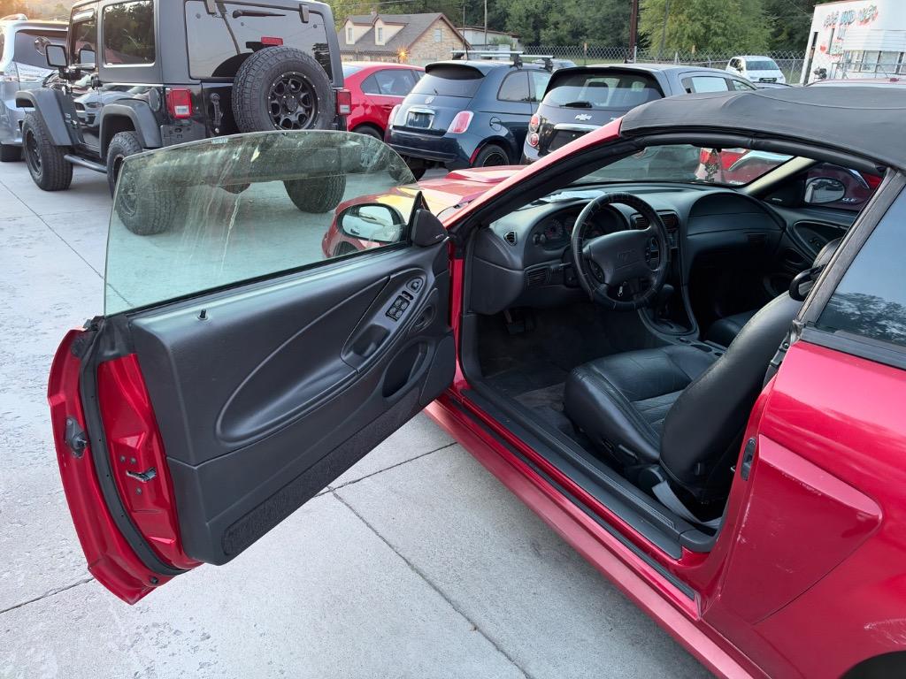 2001 Ford Mustang - $2,995