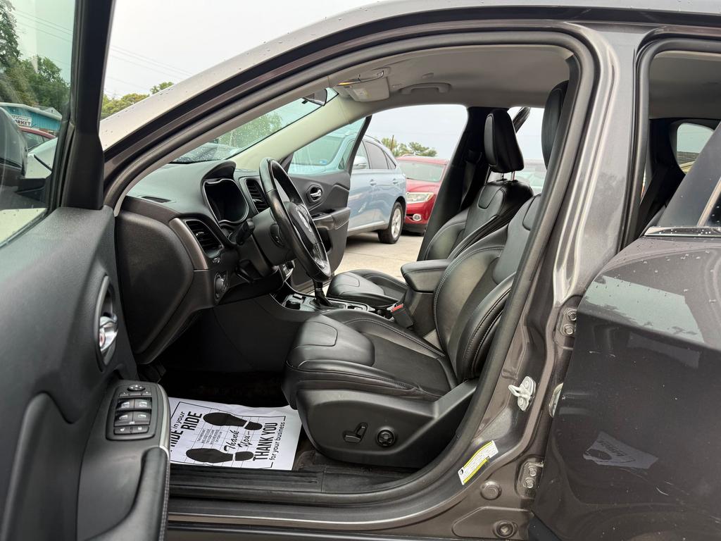 2019 Jeep Cherokee - $7,900