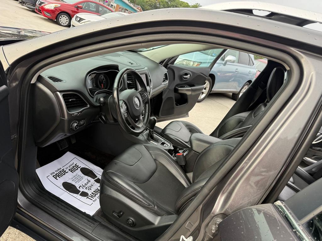 2019 Jeep Cherokee - $7,900
