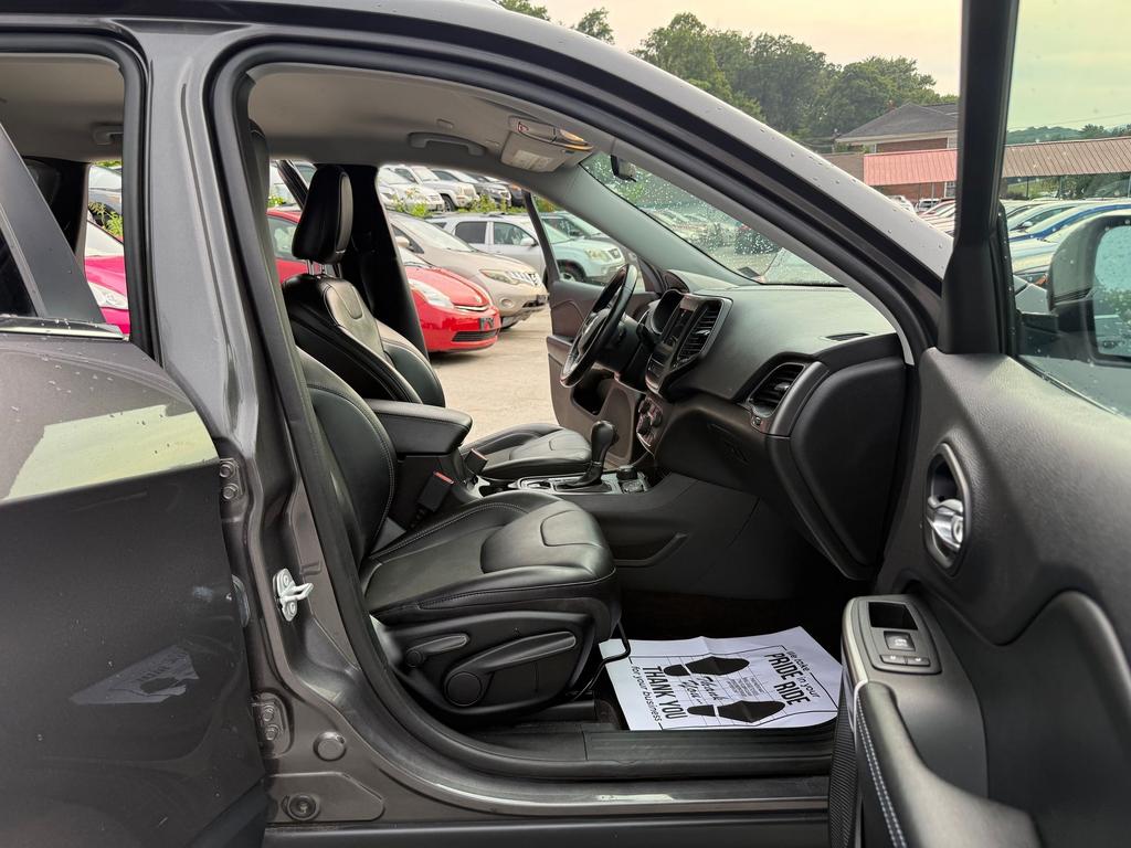2019 Jeep Cherokee - $7,900