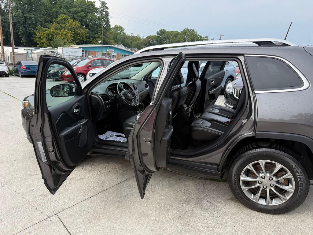 2019 Jeep Cherokee - $7,900