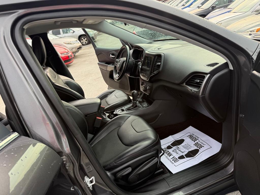 2019 Jeep Cherokee - $7,900