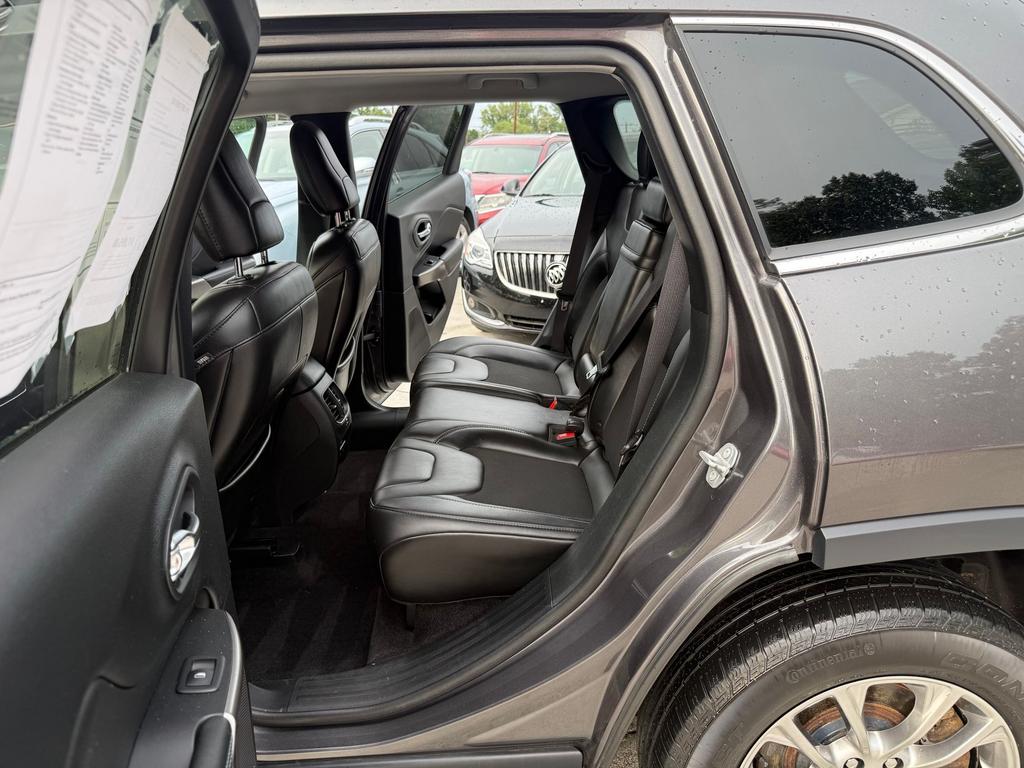 2019 Jeep Cherokee - $7,900