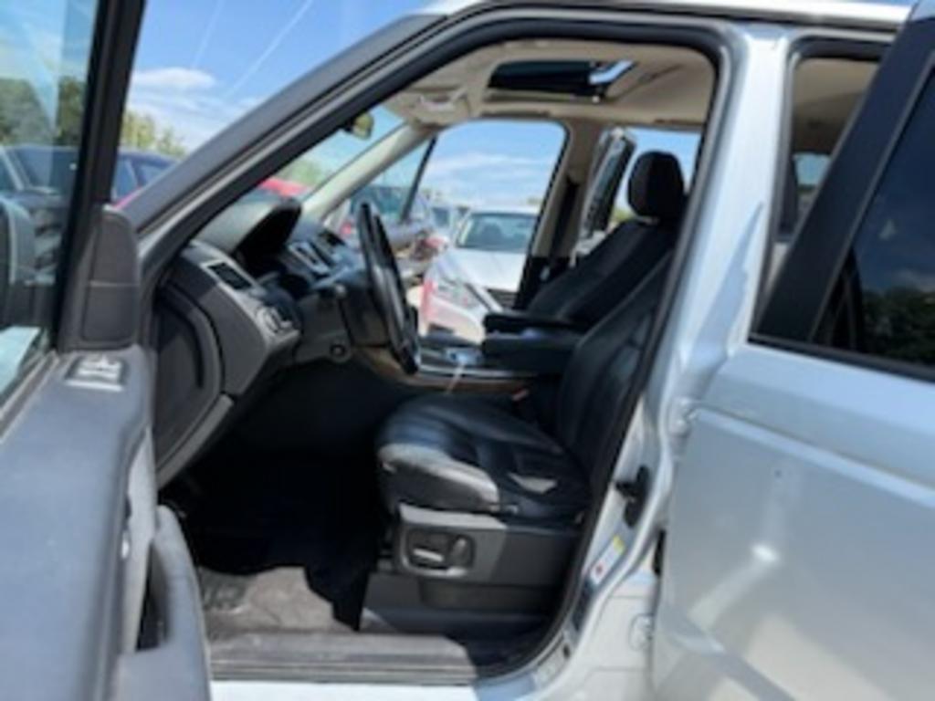 2010 Land Rover Range Rover Sport - $6,995