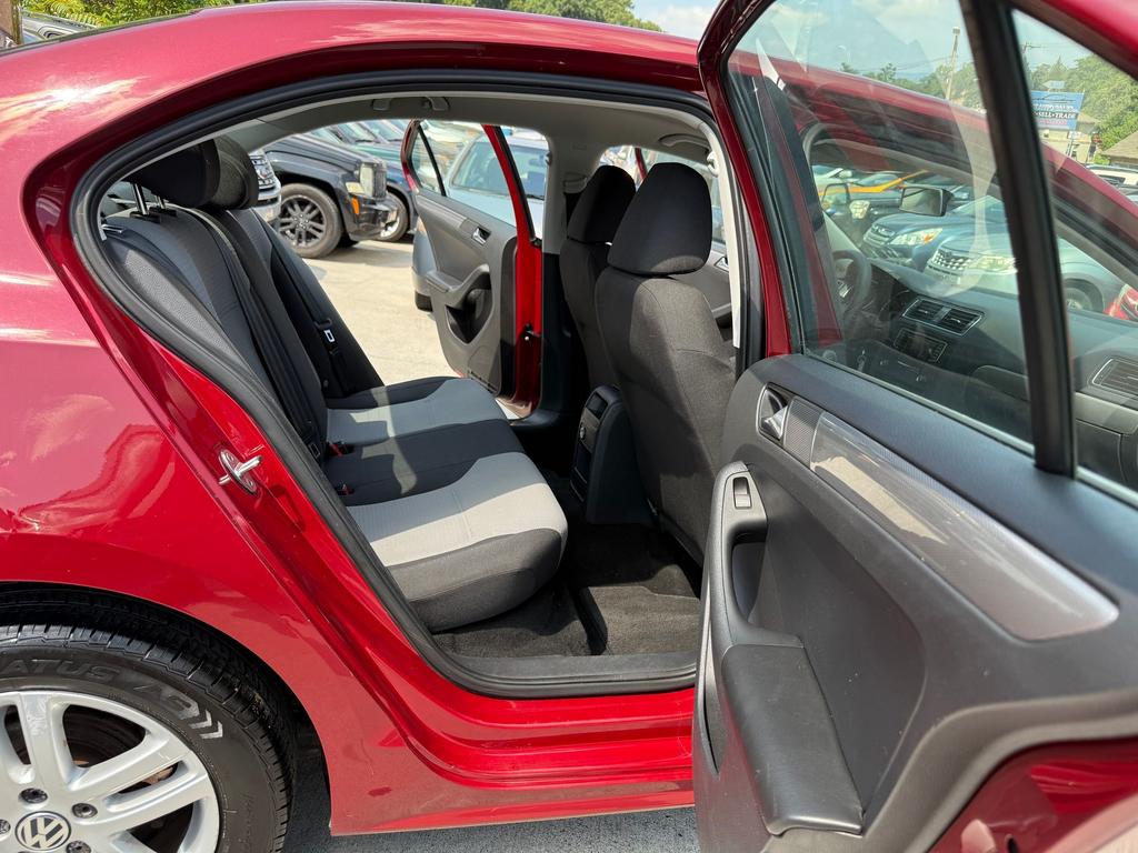 2017 Volkswagen Jetta - $7,500