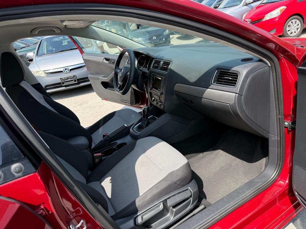2017 Volkswagen Jetta - $7,500