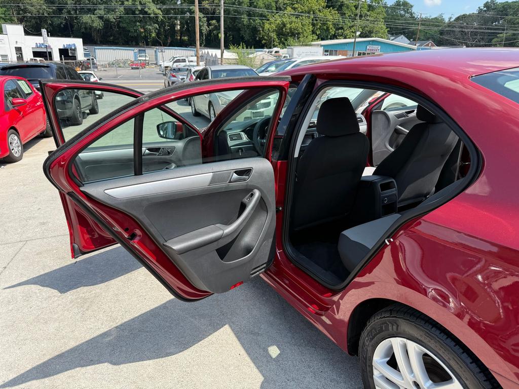 2017 Volkswagen Jetta - $7,500