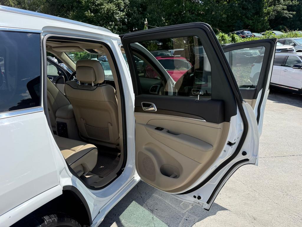 2014 Jeep Cherokee - $9,500