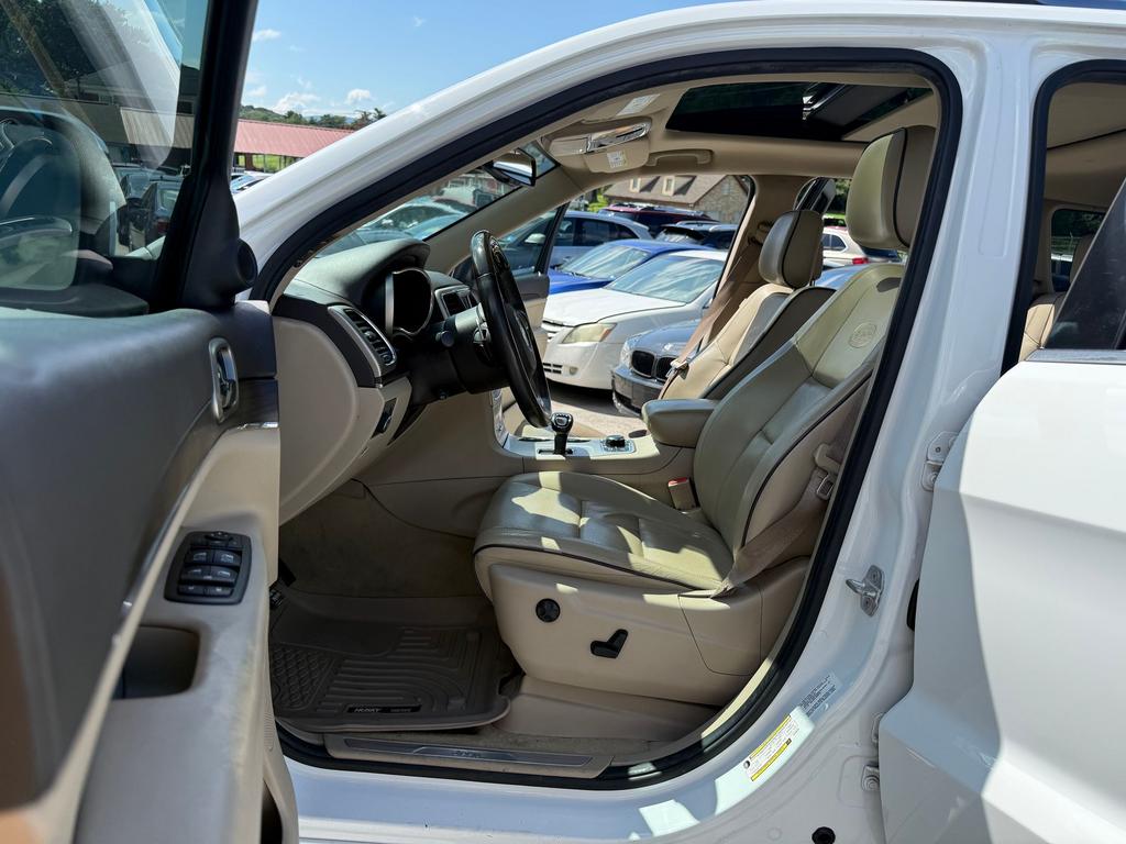 2014 Jeep Cherokee - $9,500