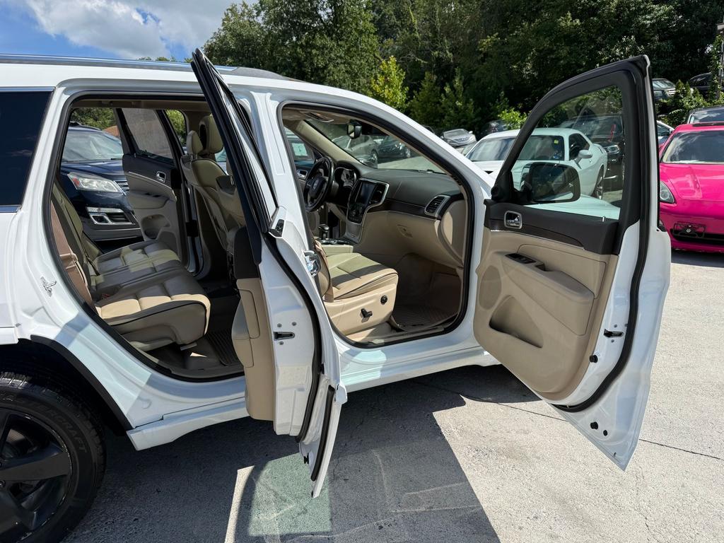 2014 Jeep Cherokee - $9,500
