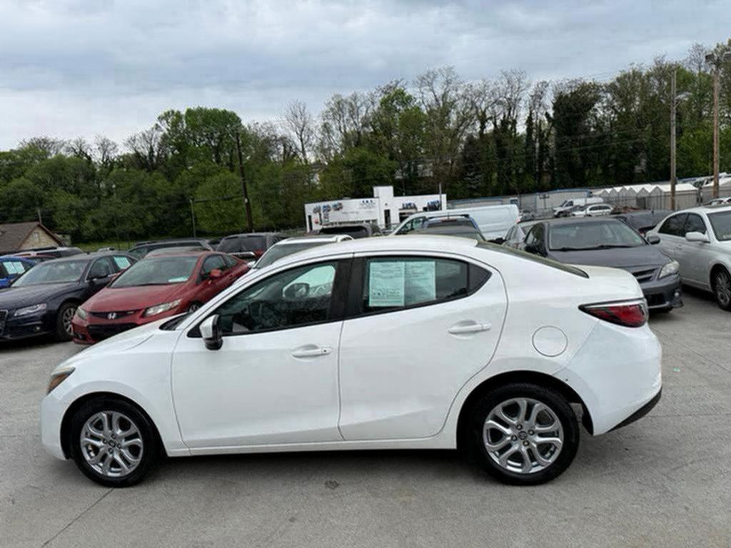 2018 Toyota Yaris - $8,500