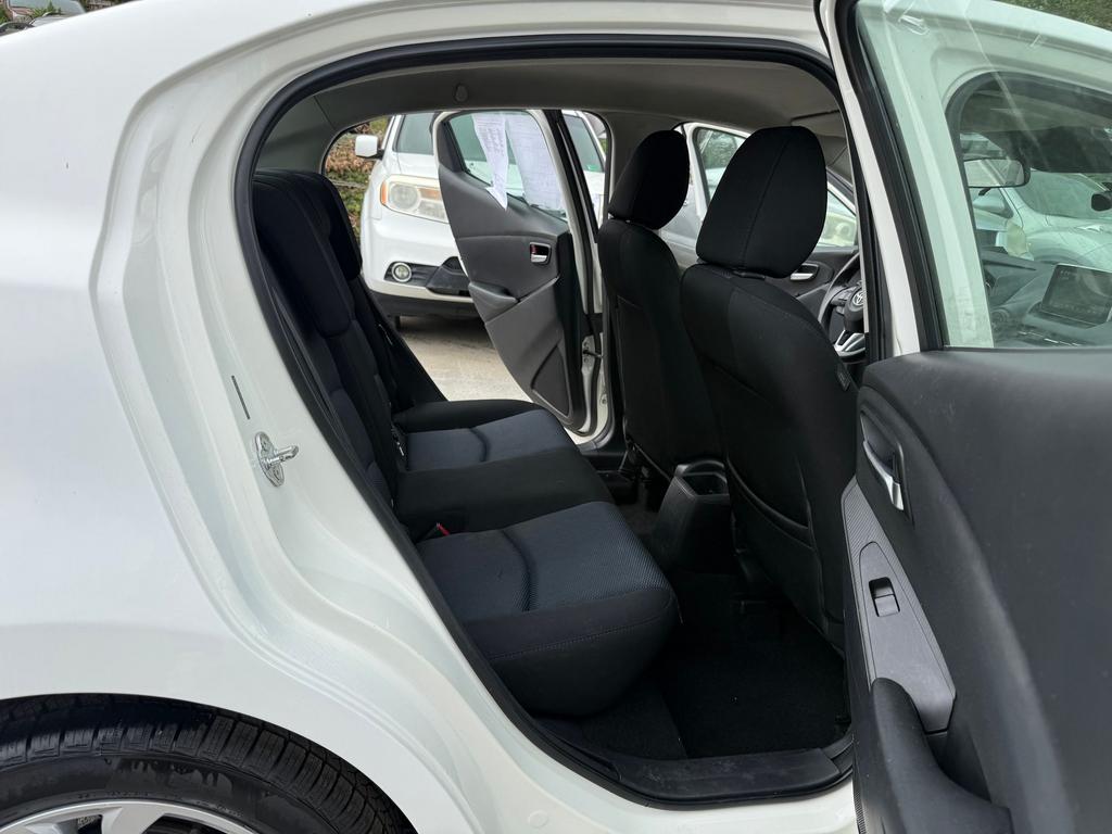 2018 Toyota Yaris - $8,500