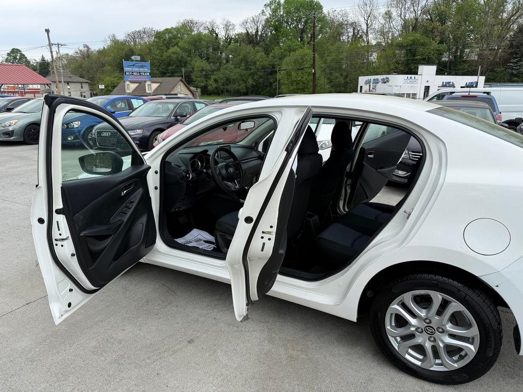 2018 Toyota Yaris - $8,500