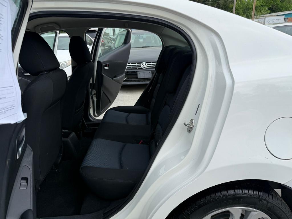 2018 Toyota Yaris - $8,500