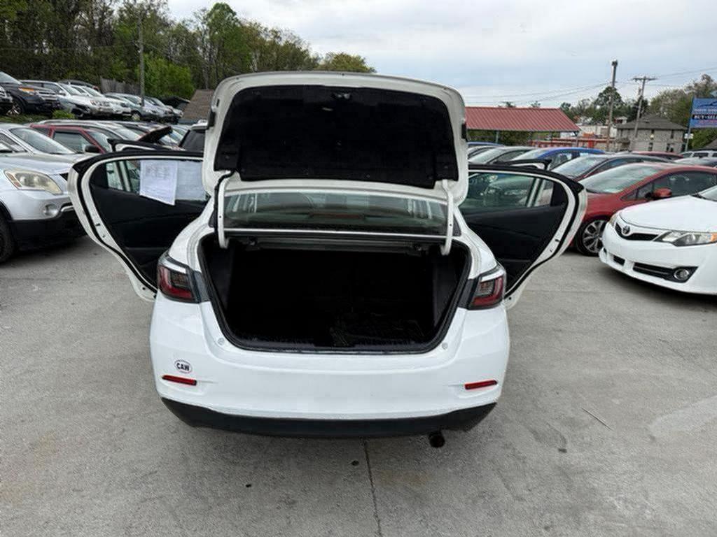 2018 Toyota Yaris - $8,500