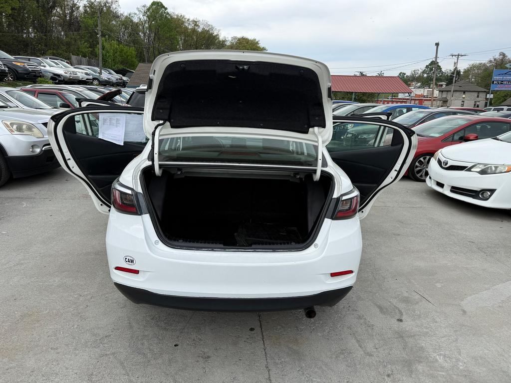 2018 Toyota Yaris - $8,500