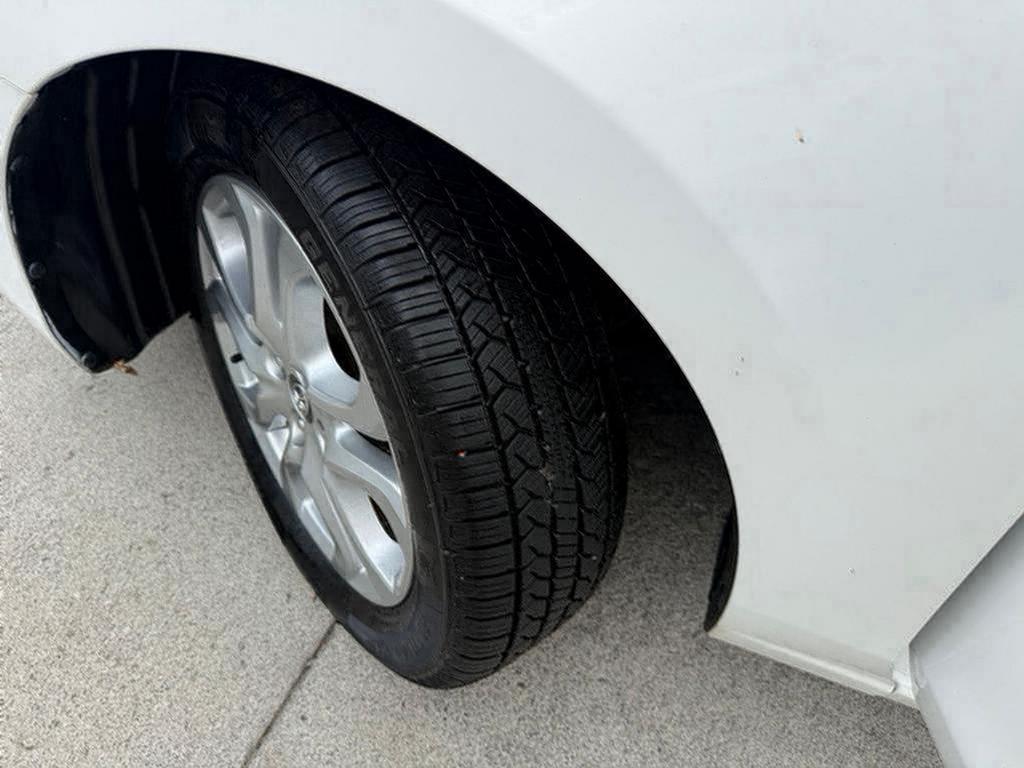 2018 Toyota Yaris - $8,500