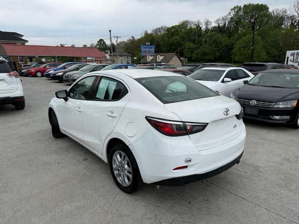 2018 Toyota Yaris - $8,500