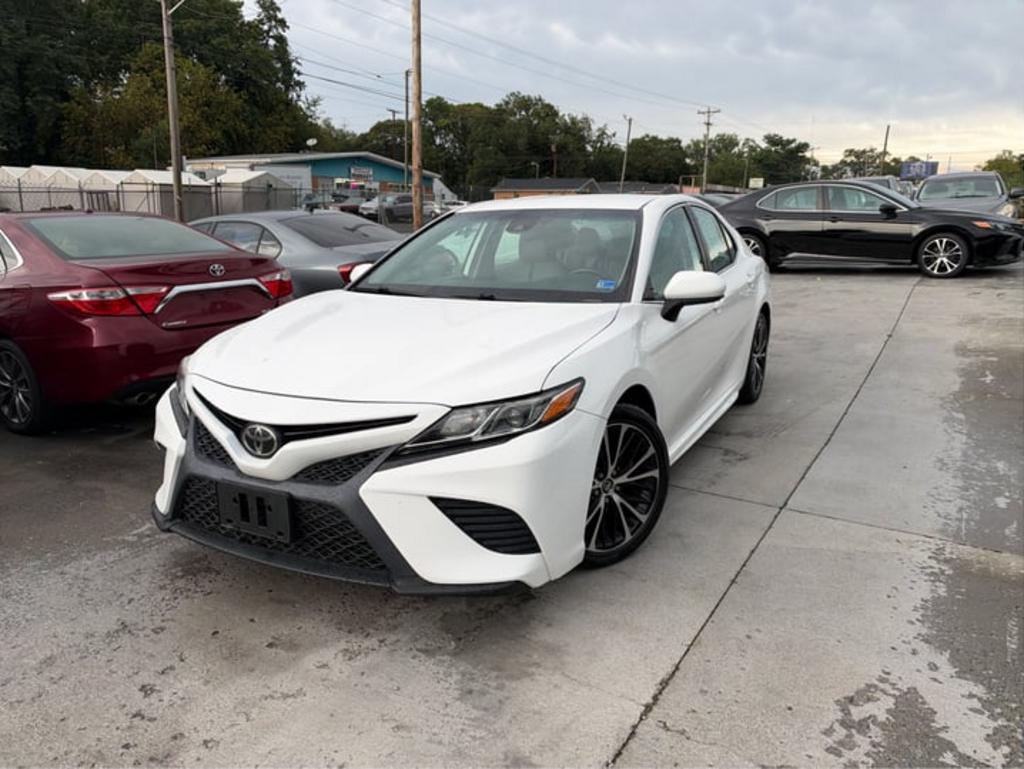 2020 Toyota Camry - $15,995