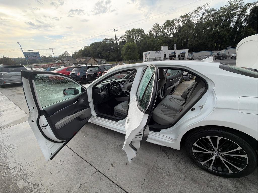 2020 Toyota Camry - $15,995