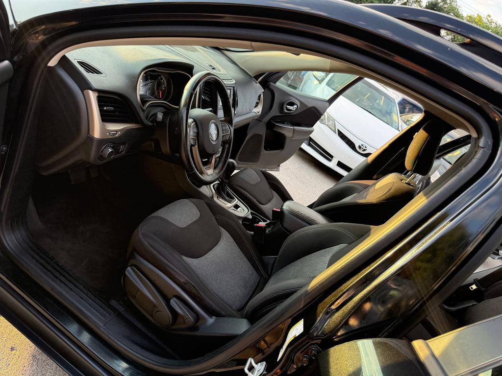 2016 Jeep Cherokee - $7,500