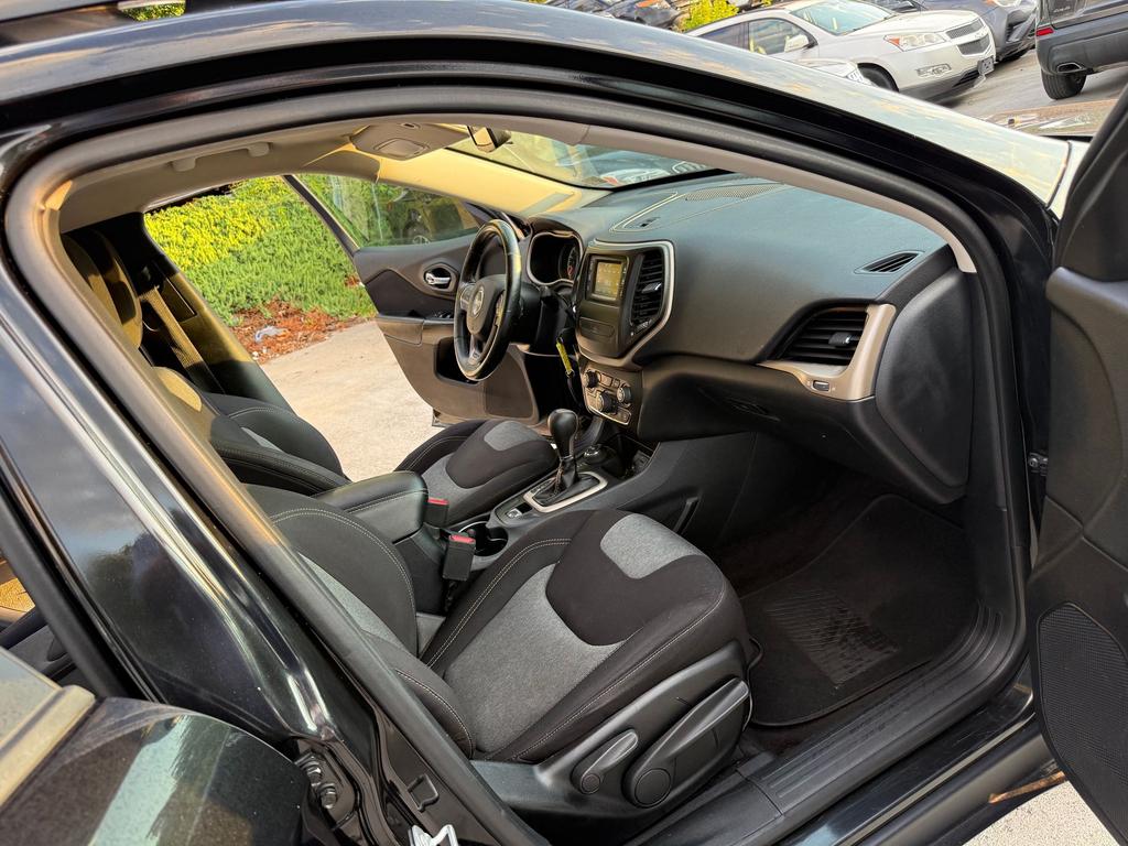2016 Jeep Cherokee - $7,500