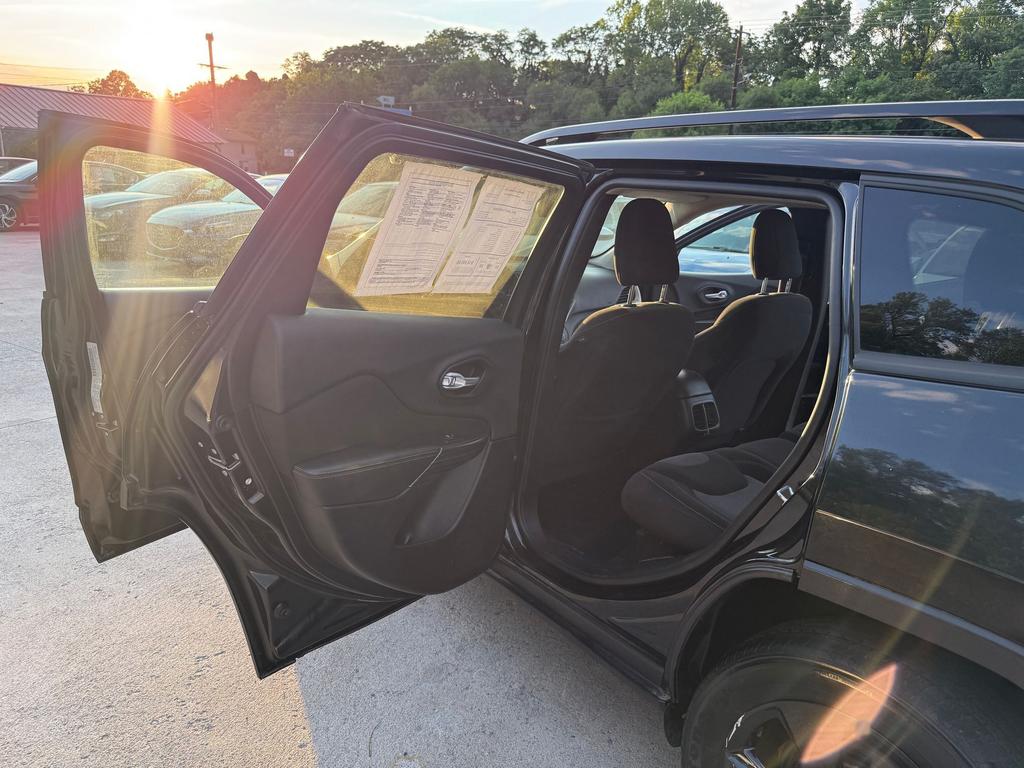 2016 Jeep Cherokee - $7,500