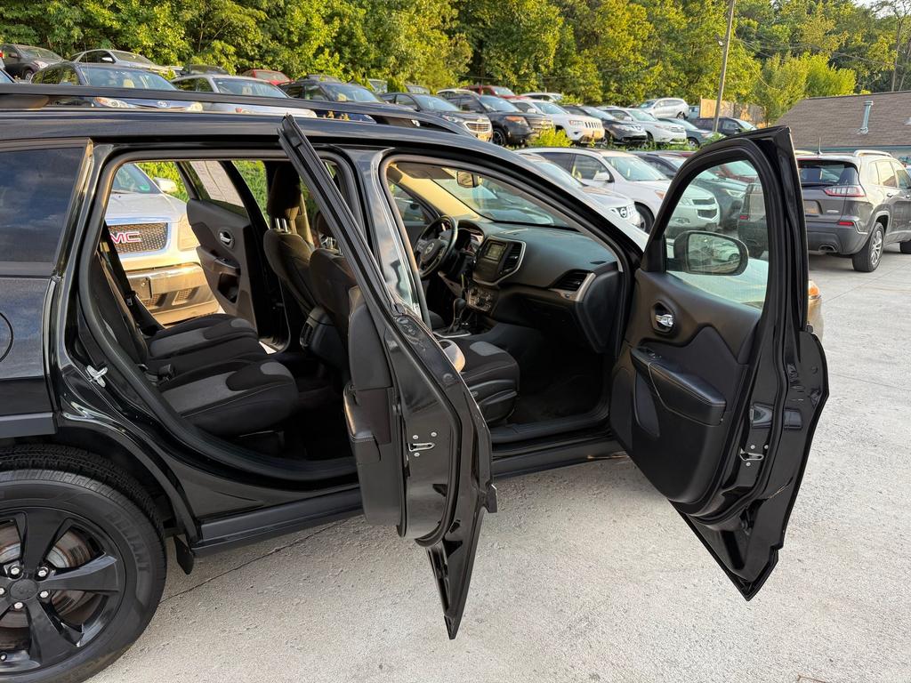 2016 Jeep Cherokee - $7,500