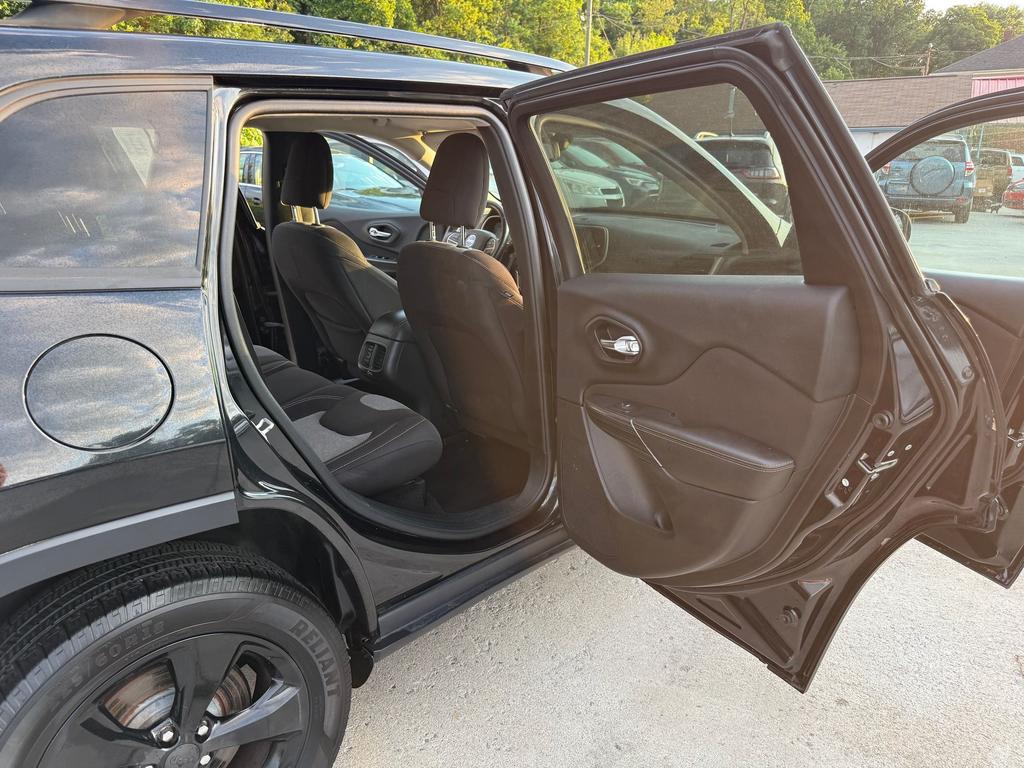 2016 Jeep Cherokee - $7,500