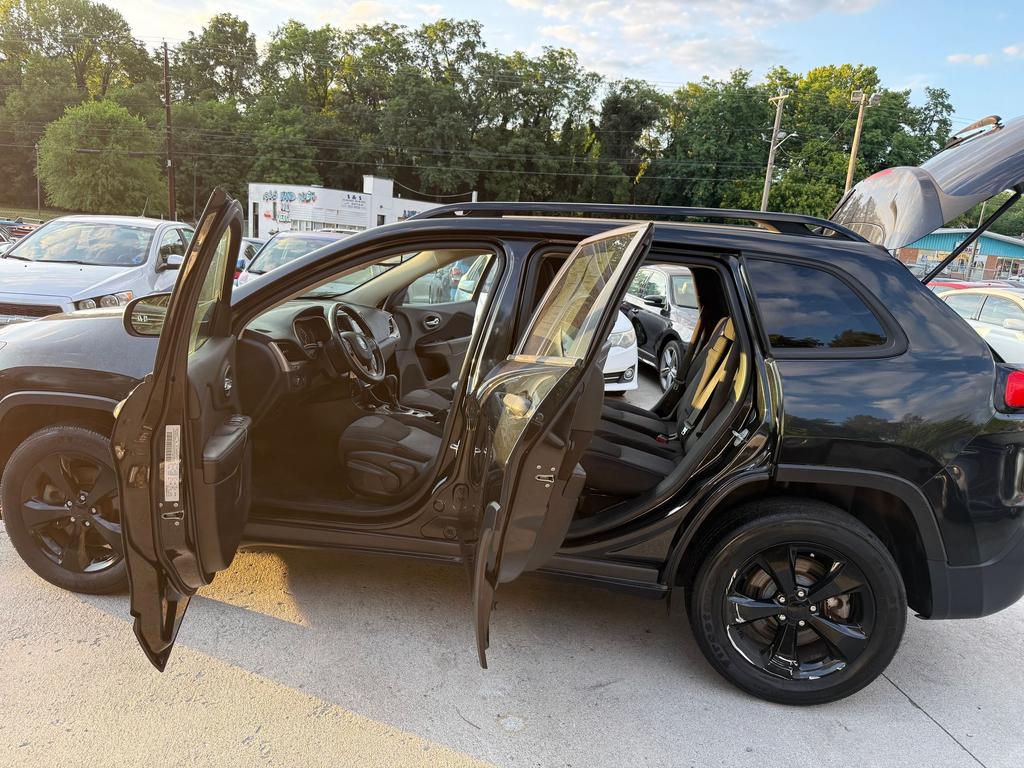 2016 Jeep Cherokee - $7,500