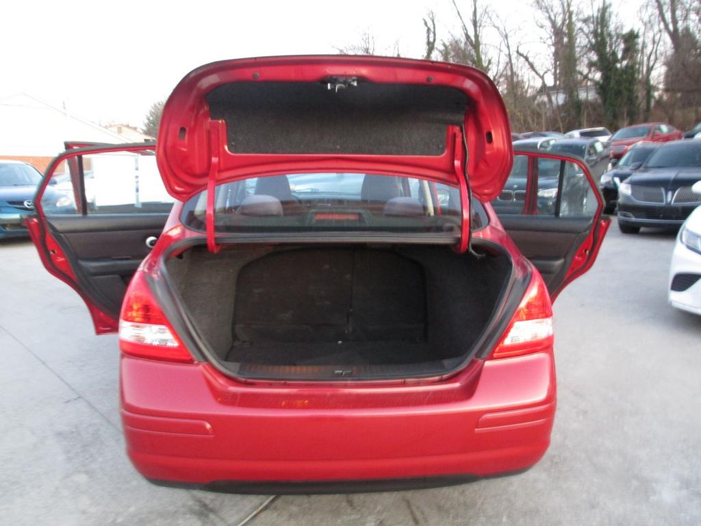 2011 Nissan Versa - $6,900