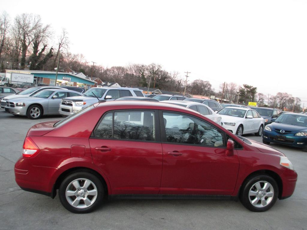 2011 Nissan Versa - $6,900