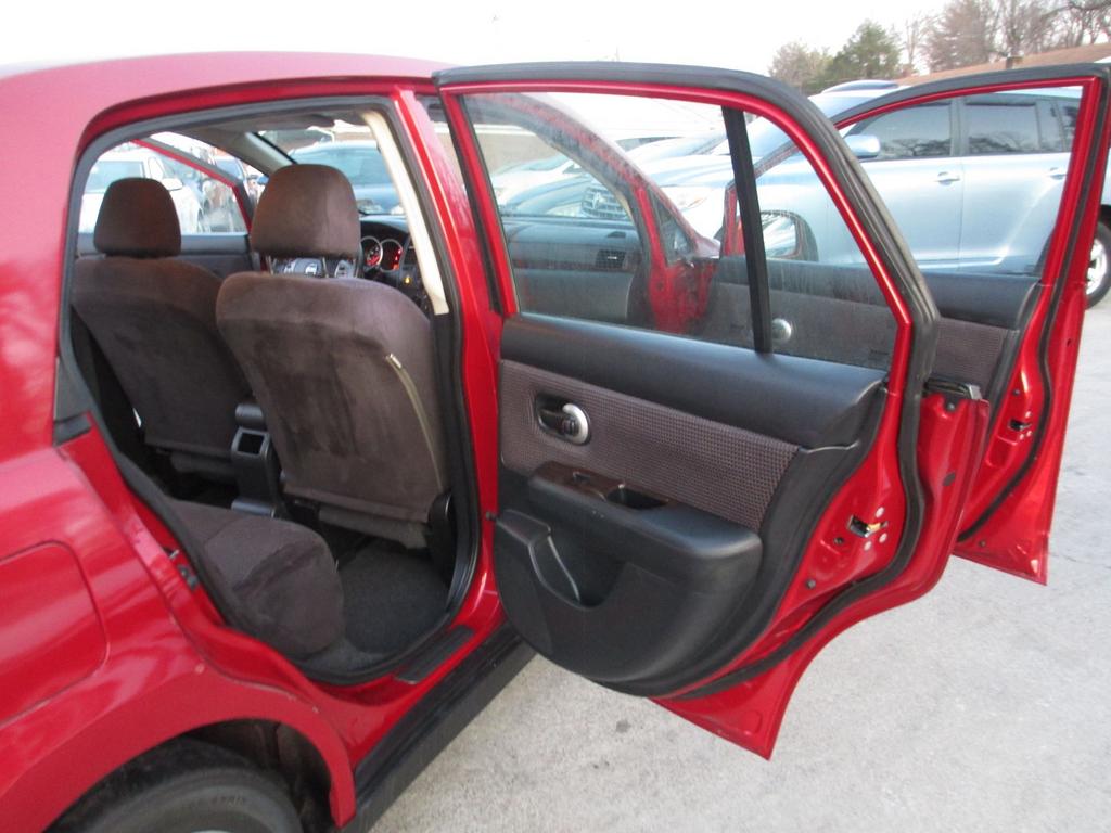 2011 Nissan Versa - $6,900