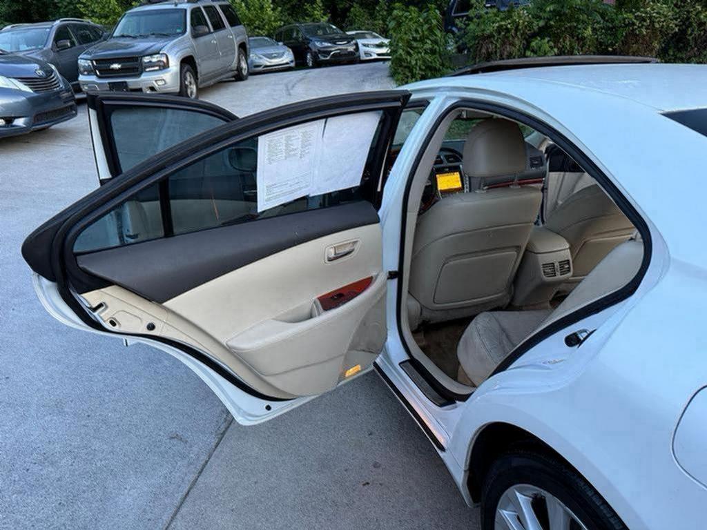 2011 Lexus ES - $4,995