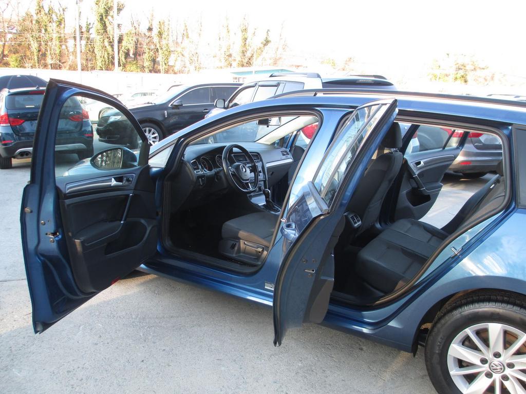 2019 Volkswagen Golf - $8,995