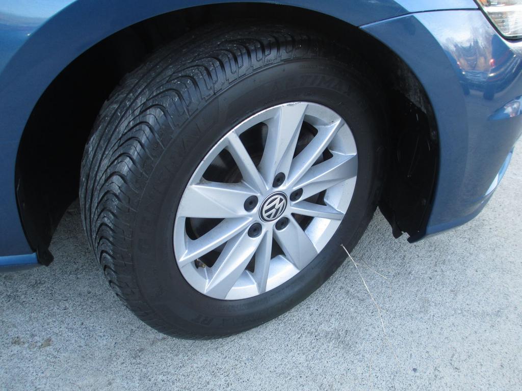 2019 Volkswagen Golf - $8,995