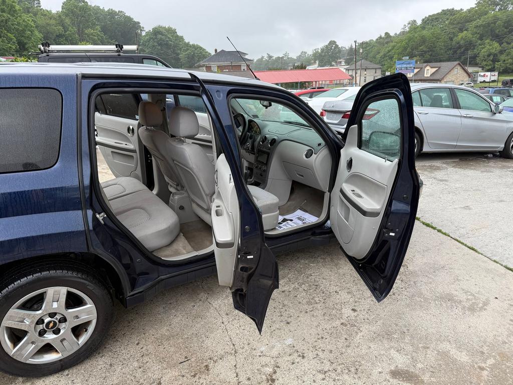 2011 Chevrolet HHR - $2,995