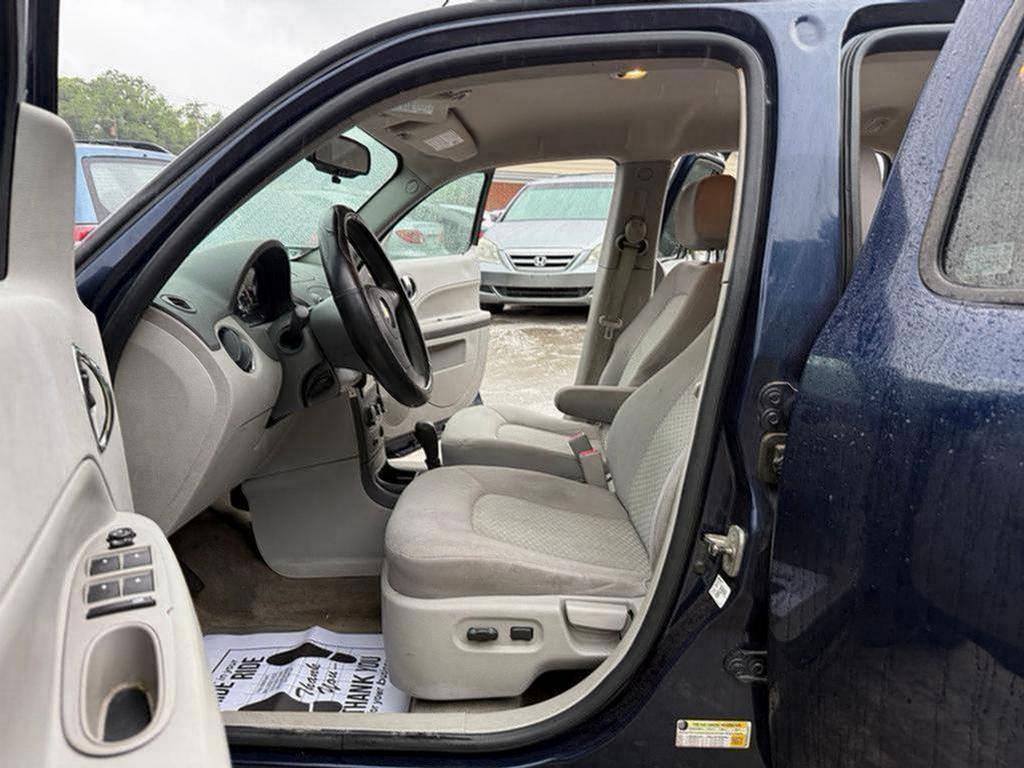 2011 Chevrolet HHR - $2,995