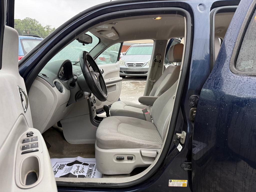 2011 Chevrolet HHR - $2,995