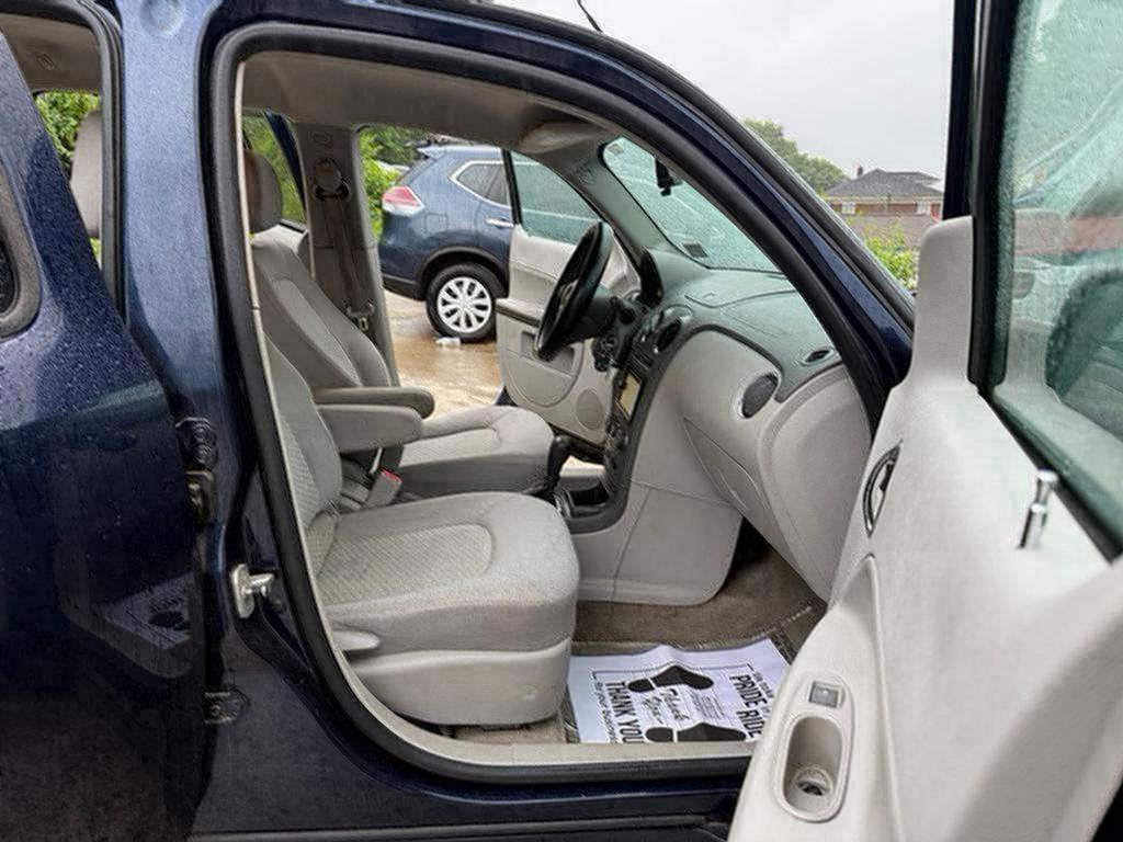 2011 Chevrolet HHR - $2,995