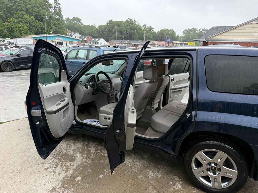 2011 Chevrolet HHR - $2,995