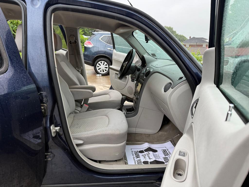 2011 Chevrolet HHR - $2,995